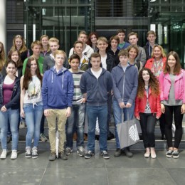 Gruppenfoto der Schulklasse im Deutschen Bundestag