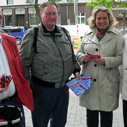 Kerstin Tack am Stand des SPD-Ortsvereins Vahrenwald auf dem Jahnplatz
