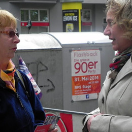 Kerstin Tack im Gespräch auf dem Moltkeplatz