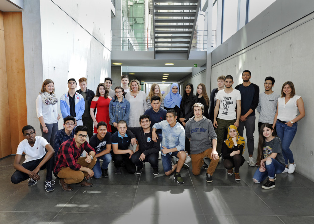 Klasse der Herschelschule zu Besuch bei Kerstin Tack in Berlin